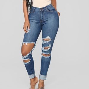 Ripped / distressed jeans